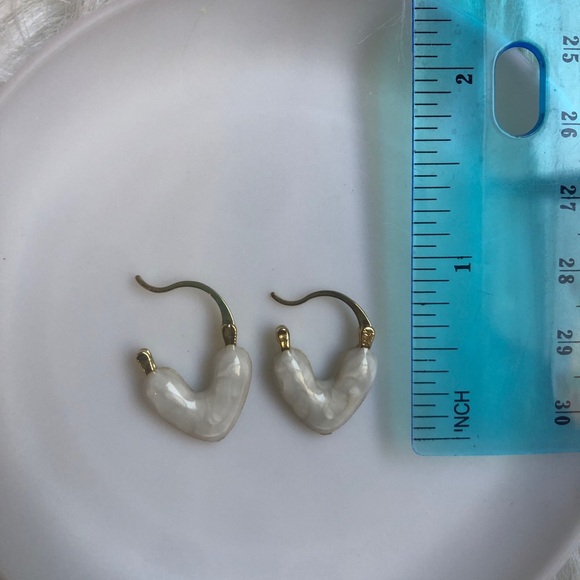 Beautiful elegant white marble-ish hoop-like earrings - Picture 3 of 3